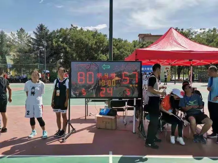 兰州男篮苦练备战,志在夺冠 兰州男篮苦练备战,志在夺冠